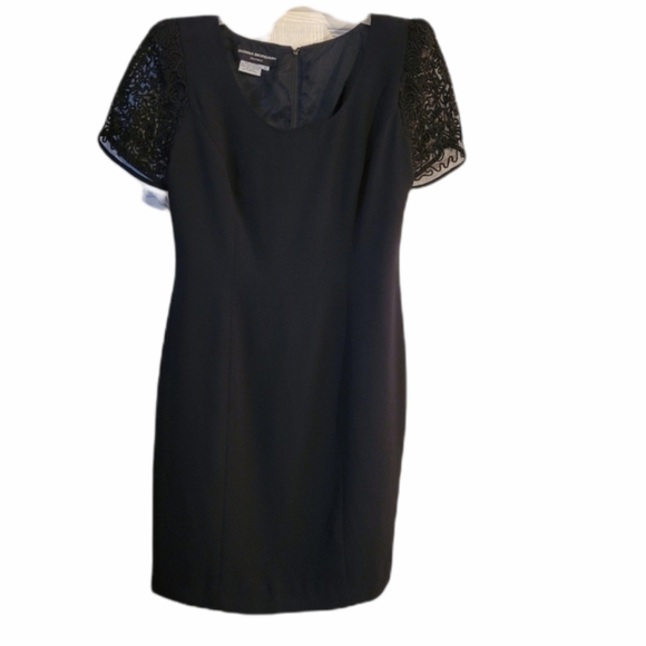 Donna Morgan Dresses & Skirts - DONNA MORGAN PETITES DRESS